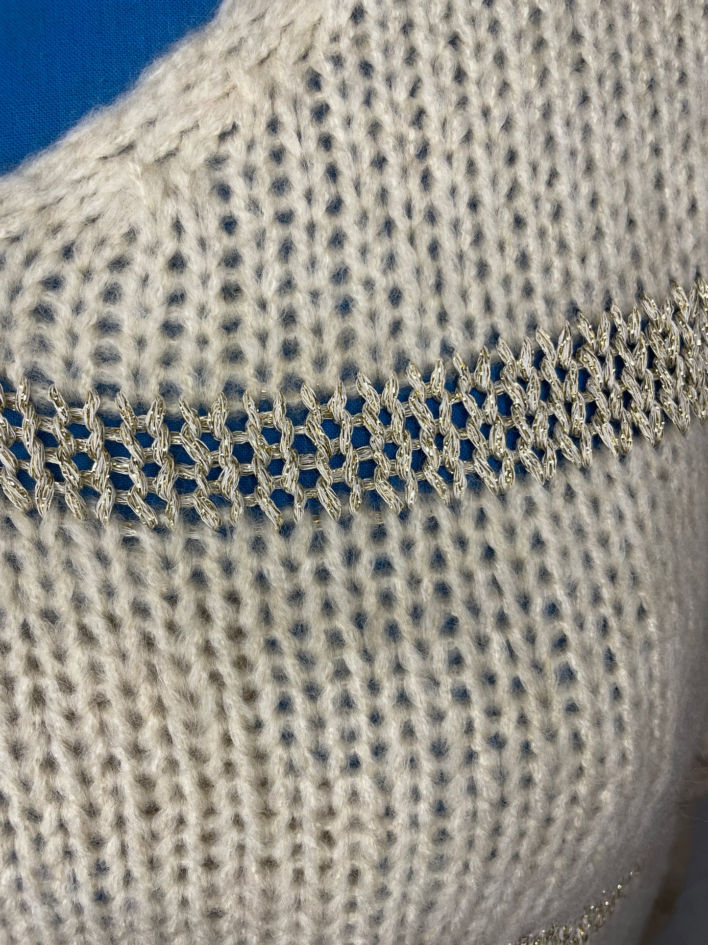 Pull crème rayé doré