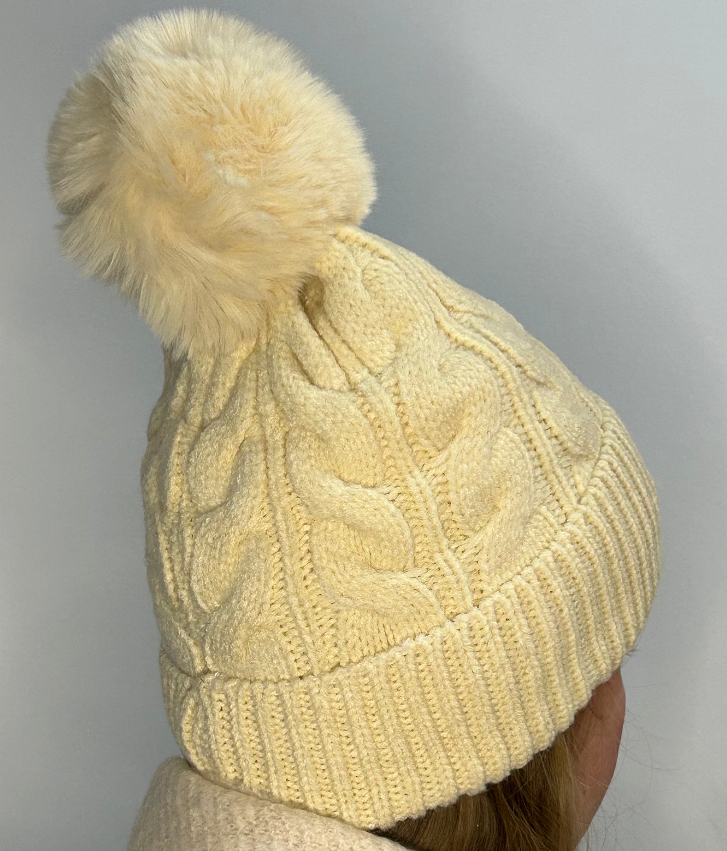 Bonnet avec pompom